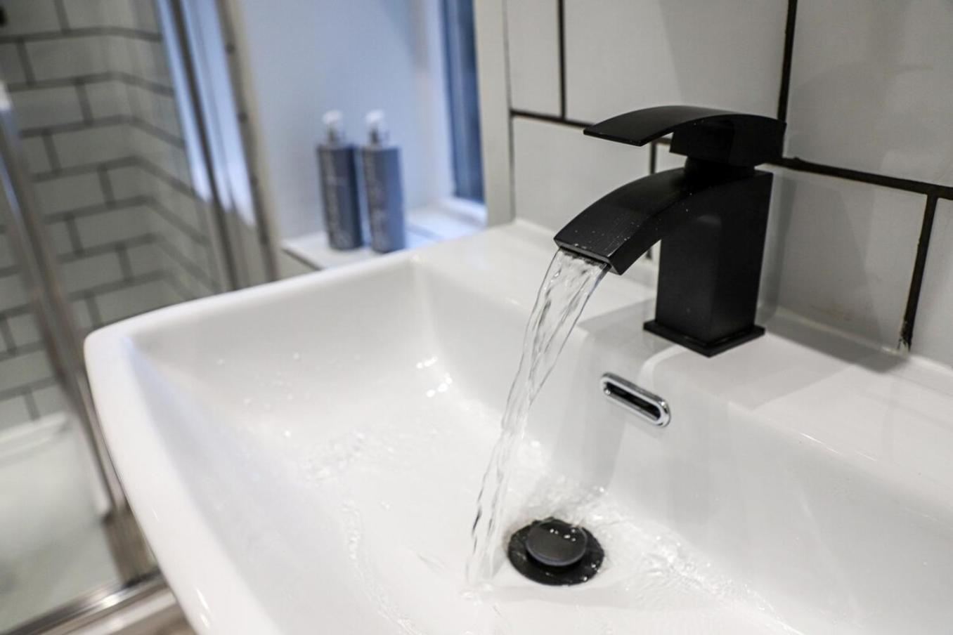 New- Modern 2Br Apt Wifi Sleep5 City Centre Sheffield Bagian luar foto