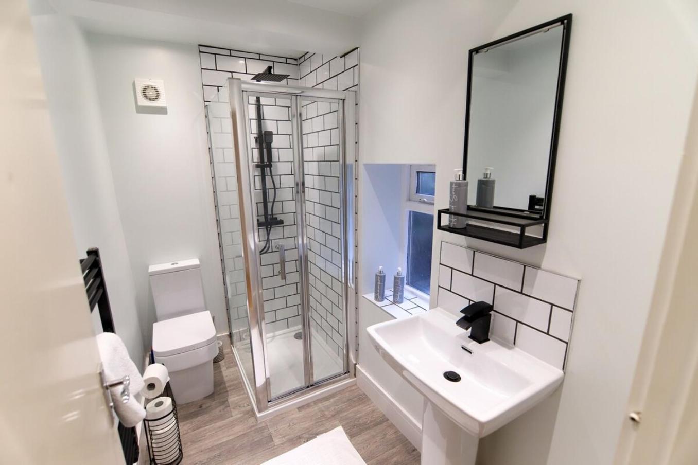 New- Modern 2Br Apt Wifi Sleep5 City Centre Sheffield Bagian luar foto